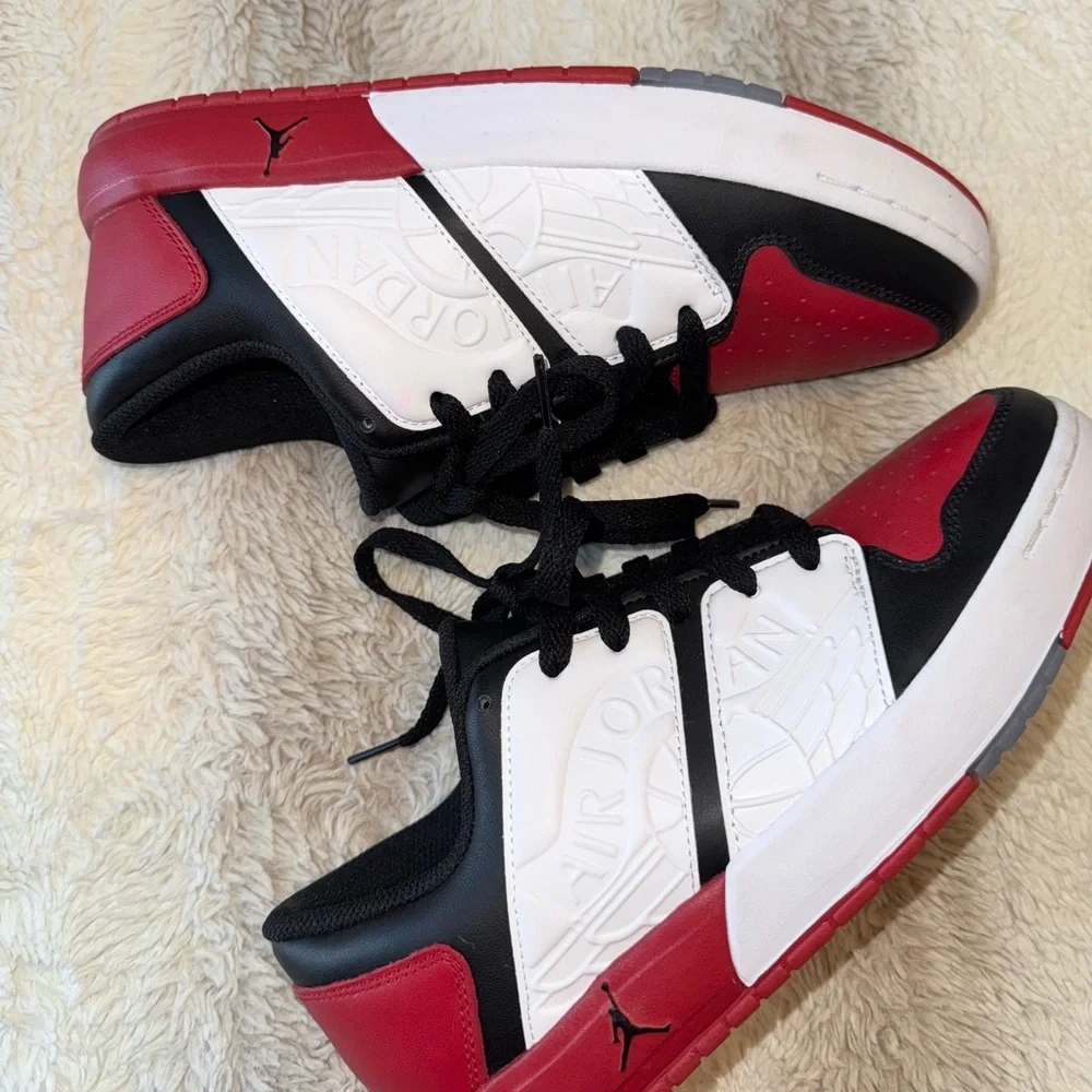 Jordan Men’s Nu Retro 1 Low Chicago